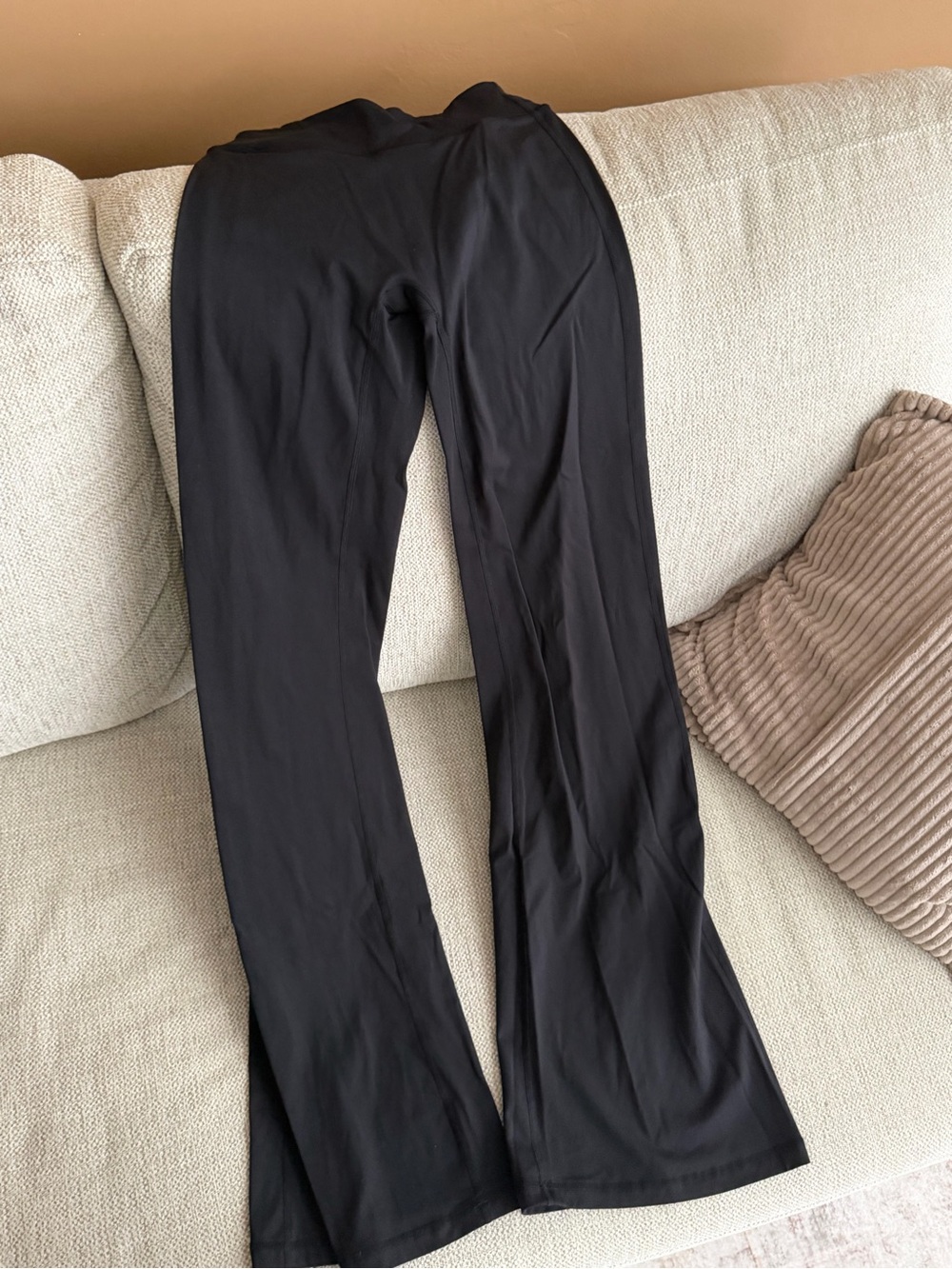 Black High-Rise Oner Unified flare leggings - Picture 3 of 5